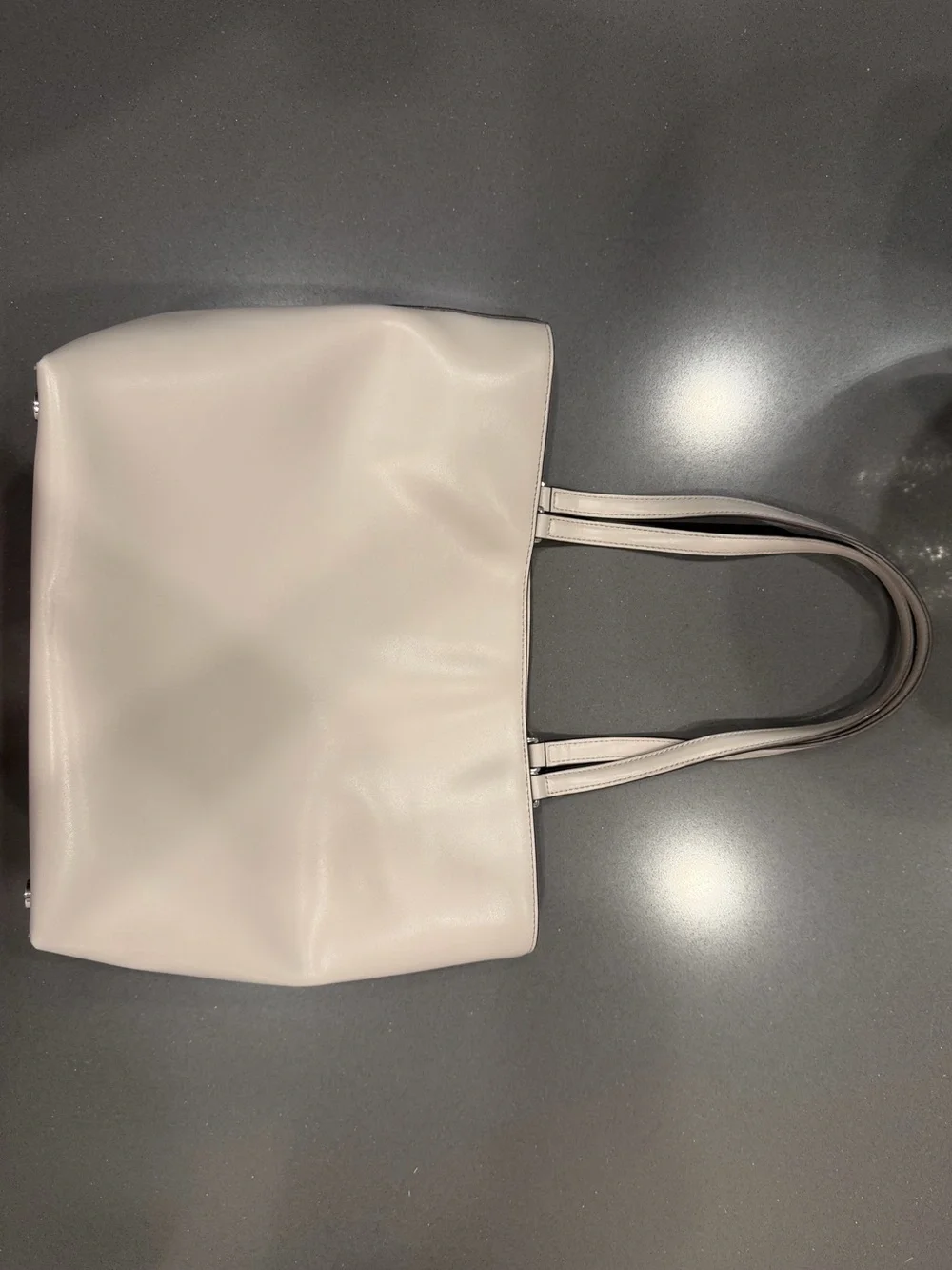 NWT Michael Kors Leather Signature Tote in Pearl Grey